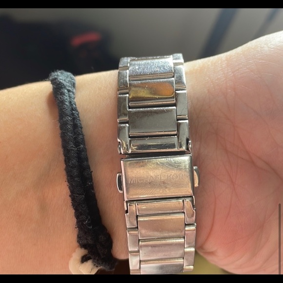 MICHAEL KORS WATCH - Picture 3 of 3